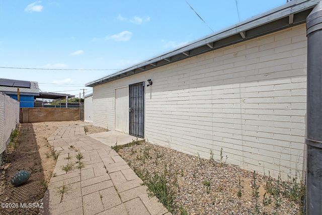 138 W District Street, Tucson, AZ 85714