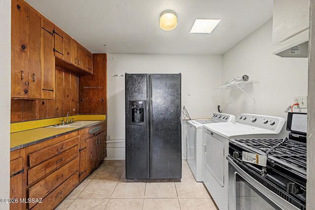 138 W District Street, Tucson, AZ 85714