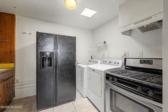138 W District Street, Tucson, AZ 85714