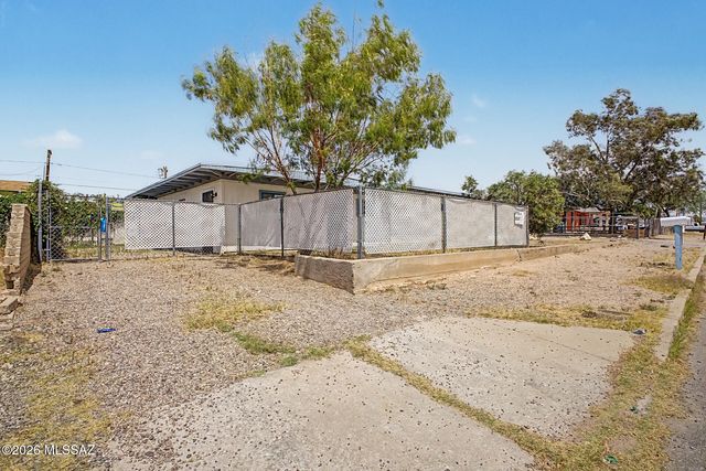 138 W District Street, Tucson, AZ 85714