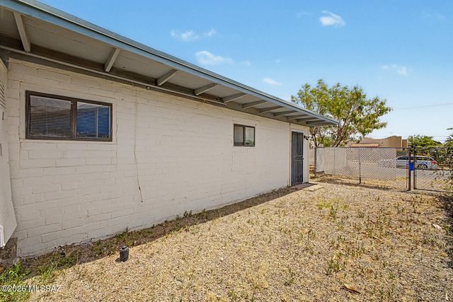 138 W District Street, Tucson, AZ 85714