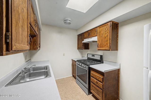 138 W District Street, Tucson, AZ 85714