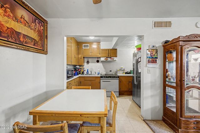 138 W District Street, Tucson, AZ 85714