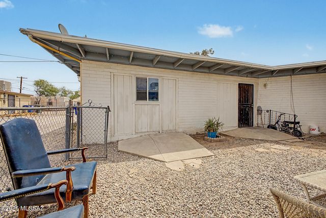 138 W District Street, Tucson, AZ 85714