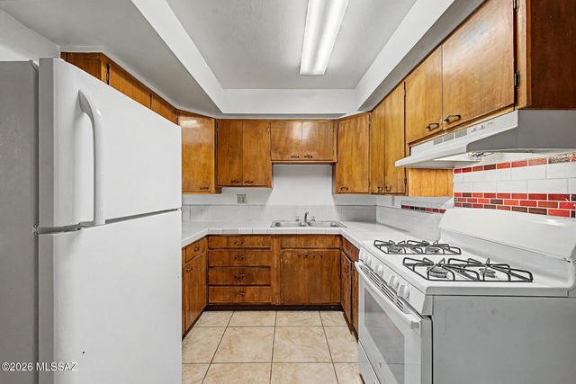 138 W District Street, Tucson, AZ 85714