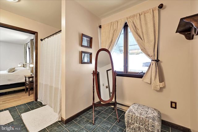 337 BERRY MOUNTAIN RD, Millersburg, PA 17061