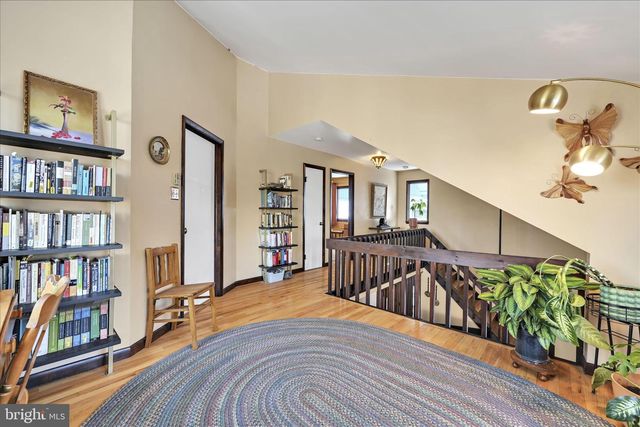 337 BERRY MOUNTAIN RD, Millersburg, PA 17061