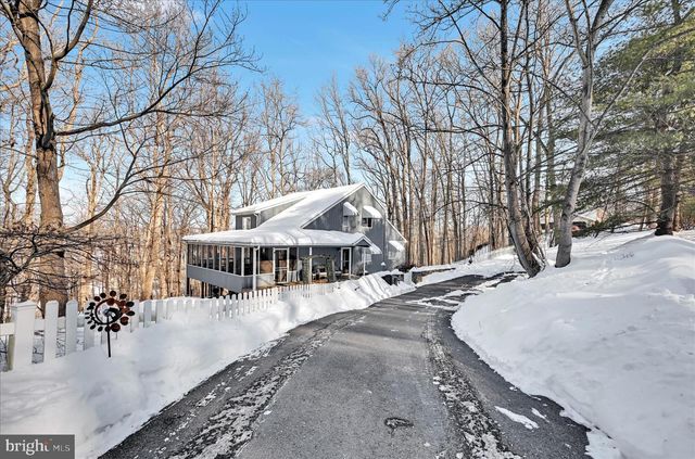 337 BERRY MOUNTAIN RD, Millersburg, PA 17061