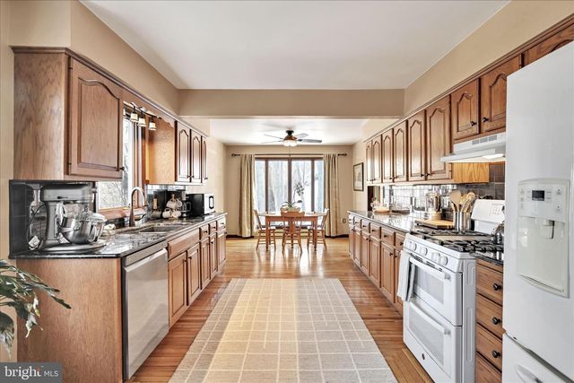 337 BERRY MOUNTAIN RD, Millersburg, PA 17061