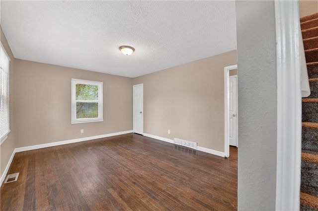 4342 LISTER Avenue, Kansas City, MO 64130
