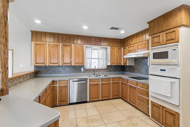 100 Swisher Road, Shady Shores, TX 76208