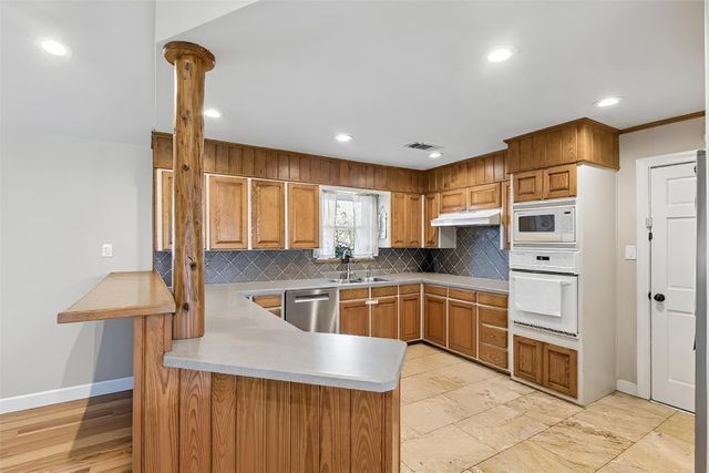 100 Swisher Road, Shady Shores, TX 76208