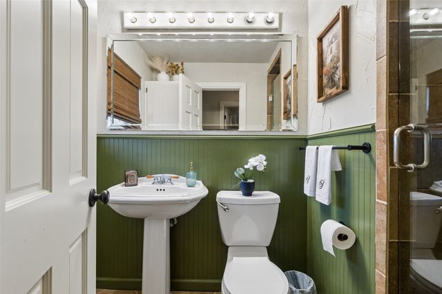 100 Swisher Road, Shady Shores, TX 76208