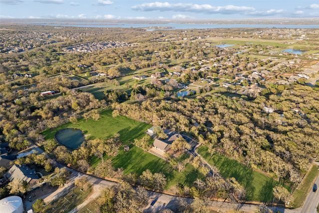 100 Swisher Road, Shady Shores, TX 76208