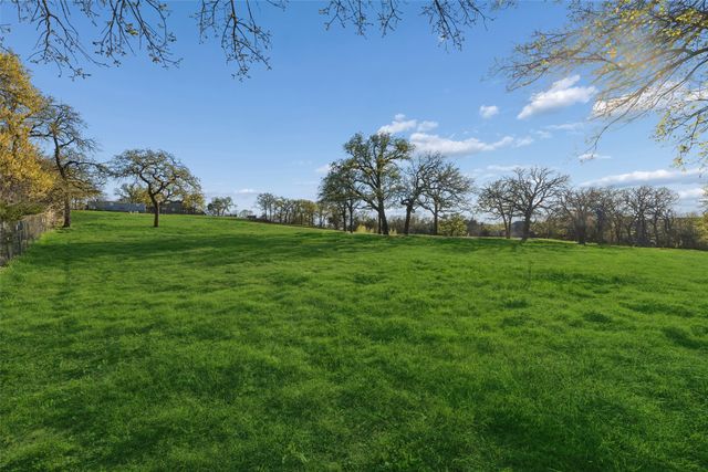 100 Swisher Road, Shady Shores, TX 76208