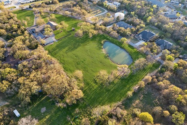 100 Swisher Road, Shady Shores, TX 76208