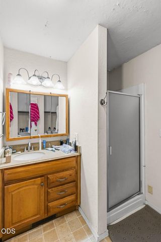 28 Eastwood Drive, Medford, OR 97504
