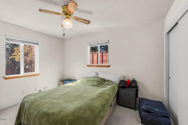 28 Eastwood Drive, Medford, OR 97504