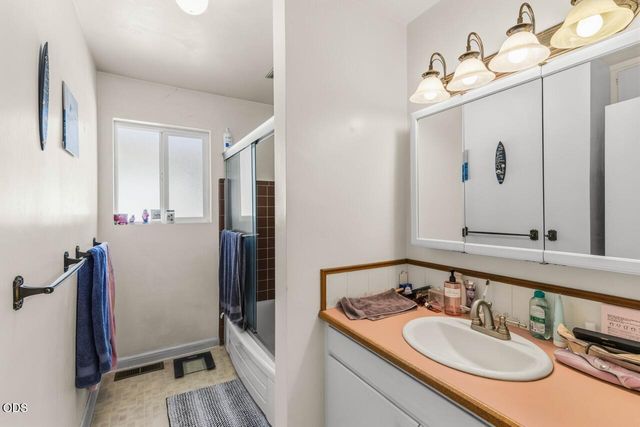28 Eastwood Drive, Medford, OR 97504