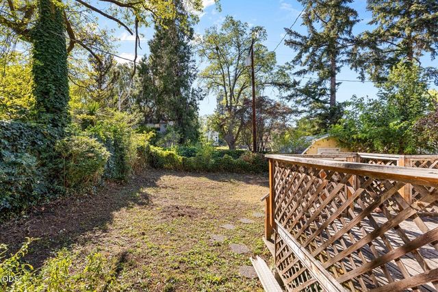 28 Eastwood Drive, Medford, OR 97504