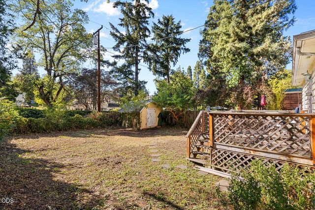 28 Eastwood Drive, Medford, OR 97504