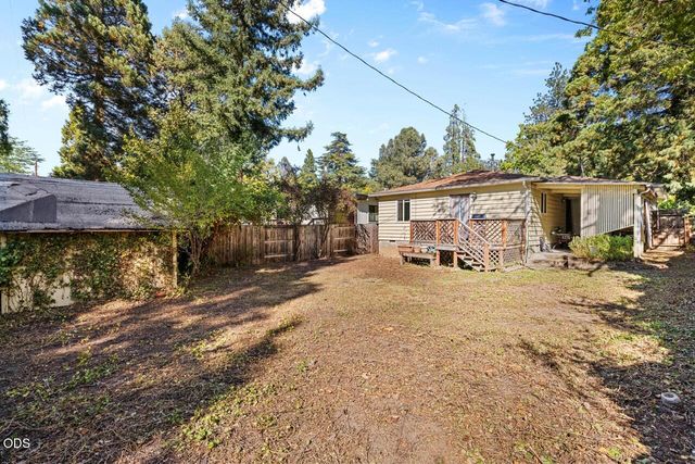 28 Eastwood Drive, Medford, OR 97504