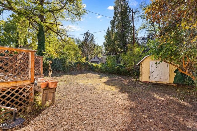 28 Eastwood Drive, Medford, OR 97504