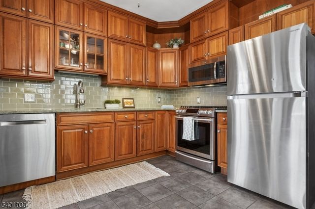 11 Valley Pl, Montclair Twp., NJ 07043