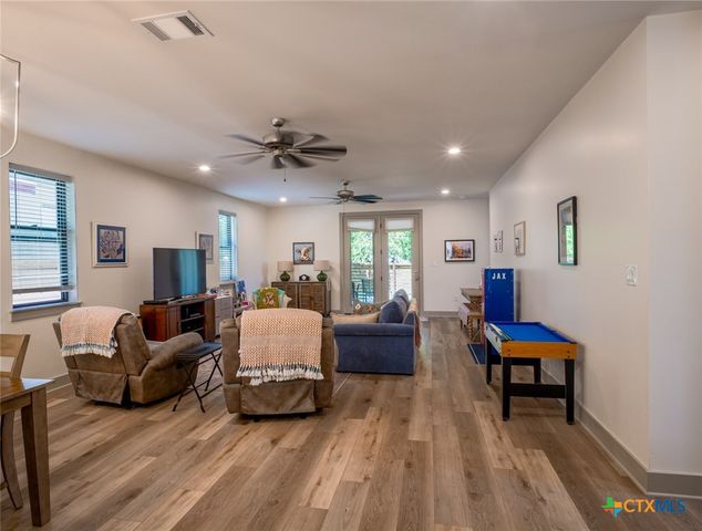 638 Oak Lane, Cottonwood Shores, TX 78657