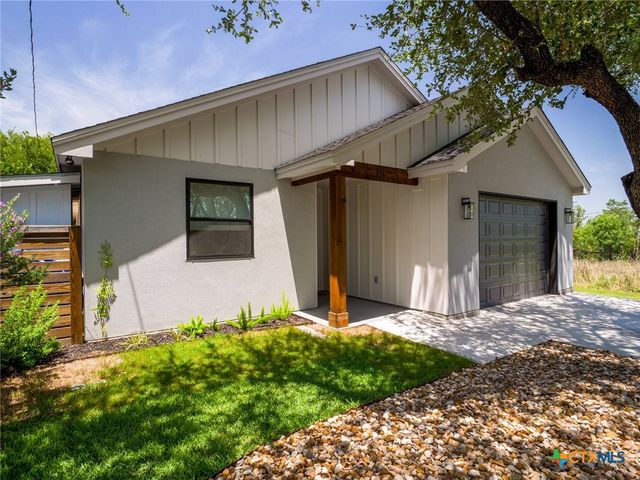 638 Oak Lane, Cottonwood Shores, TX 78657