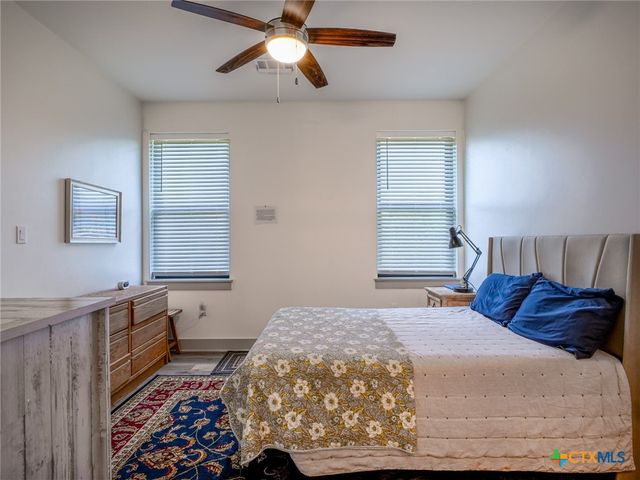 638 Oak Lane, Cottonwood Shores, TX 78657