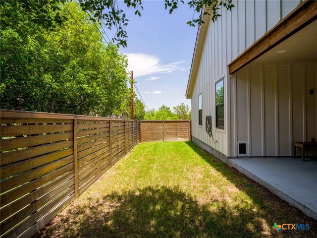 638 Oak Lane, Cottonwood Shores, TX 78657
