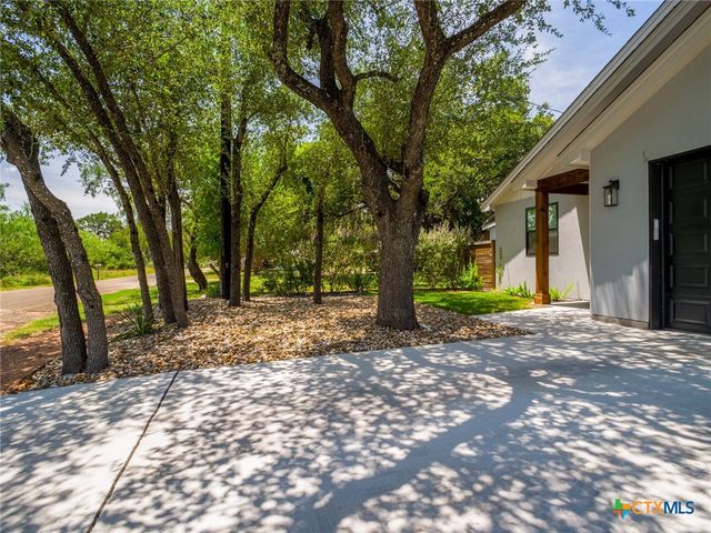 638 Oak Lane, Cottonwood Shores, TX 78657