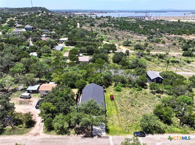 638 Oak Lane, Cottonwood Shores, TX 78657
