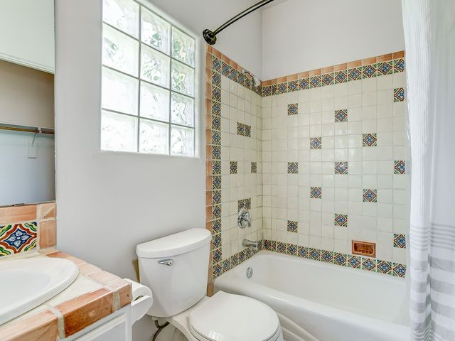 3221 La Paz, Santa Fe, NM 87507