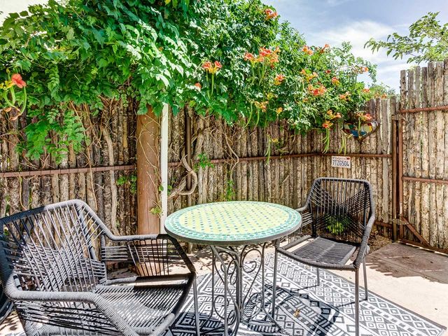 3221 La Paz, Santa Fe, NM 87507