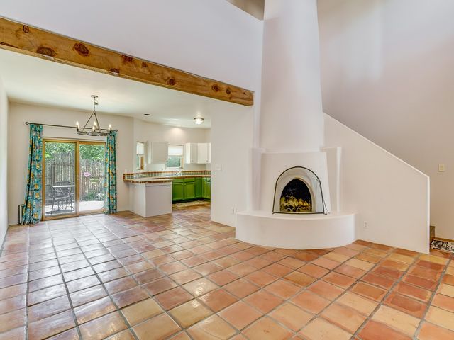 3221 La Paz, Santa Fe, NM 87507