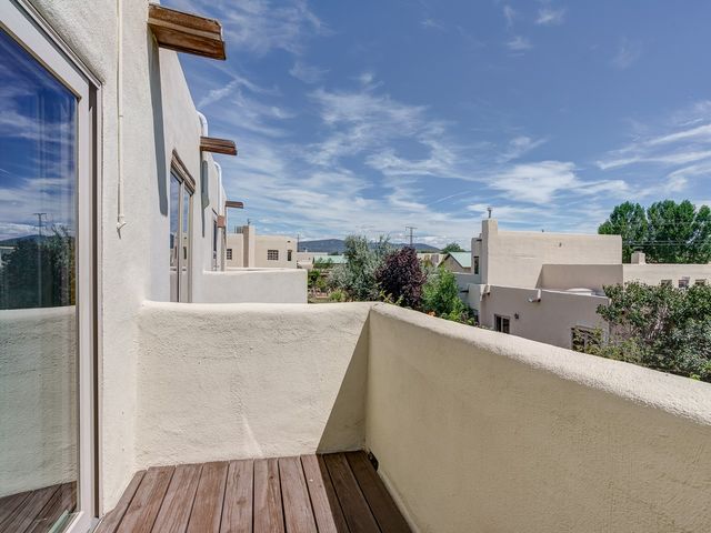 3221 La Paz, Santa Fe, NM 87507