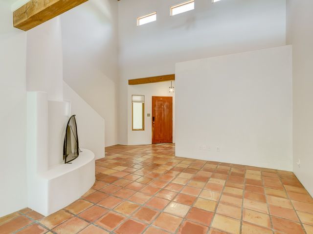 3221 La Paz, Santa Fe, NM 87507