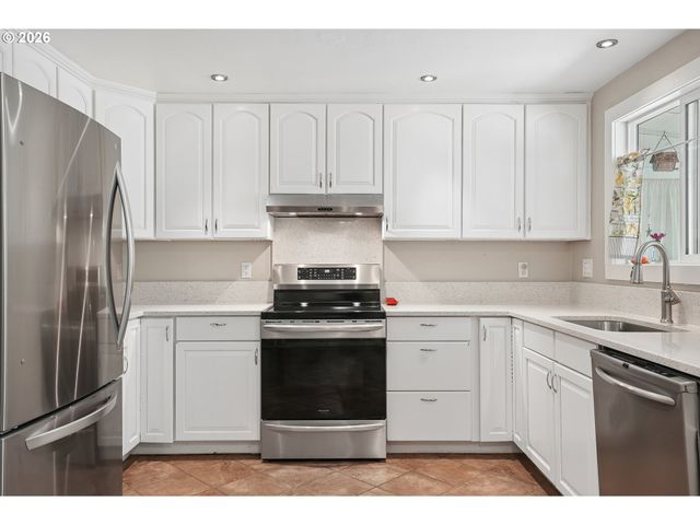 1518 SPRING GARDEN Way, Forest Grove, OR 97116