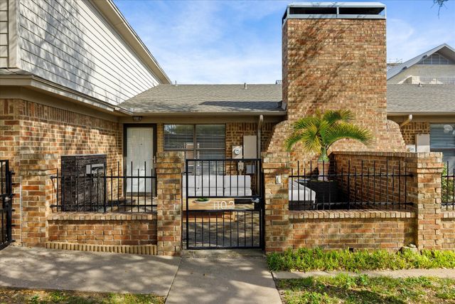 1103 Glenbrook Street, Benbrook, TX 76126