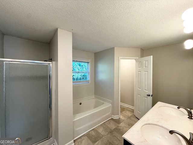 5753 Three Lakes Drive, Atlanta, GA 30349