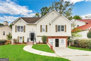 5753 Three Lakes Drive, Atlanta, GA 30349