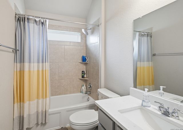 253 Holland Park, Schertz, TX 78108