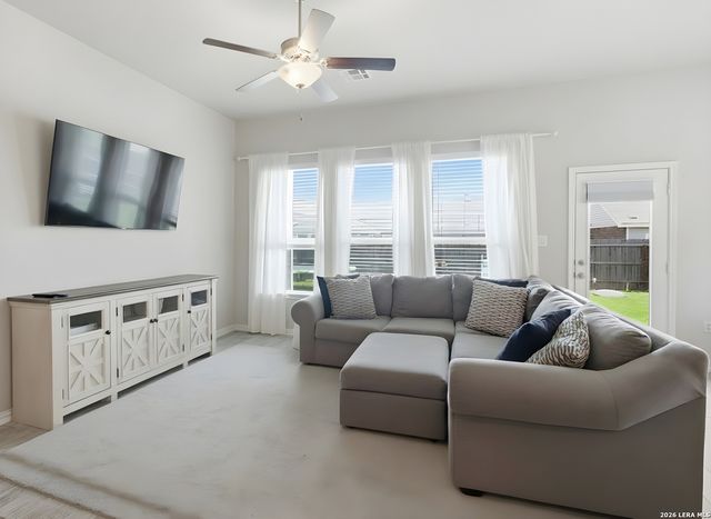 253 Holland Park, Schertz, TX 78108