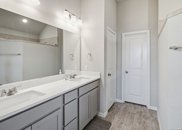 253 Holland Park, Schertz, TX 78108