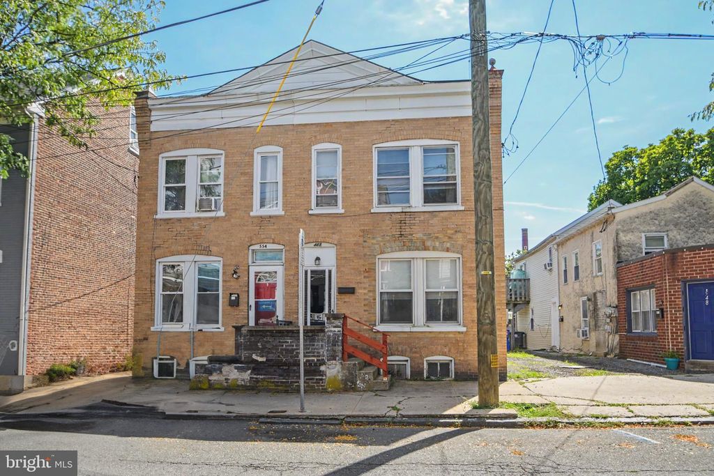 552 KING ST, POTTSTOWN, PA 19464 — exterior