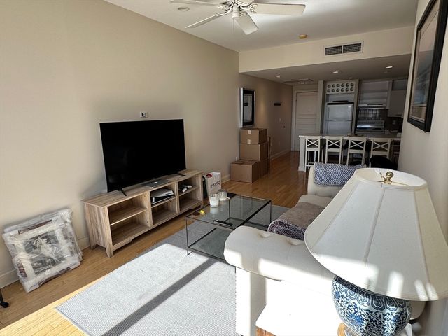 160 Commonwealth Avenue 704, Boston, MA 02116