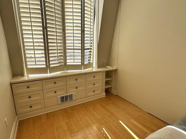 160 Commonwealth Avenue 704, Boston, MA 02116