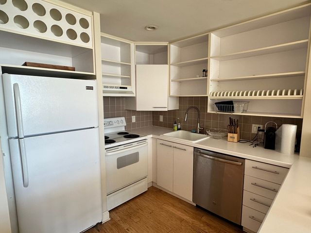 160 Commonwealth Avenue 704, Boston, MA 02116